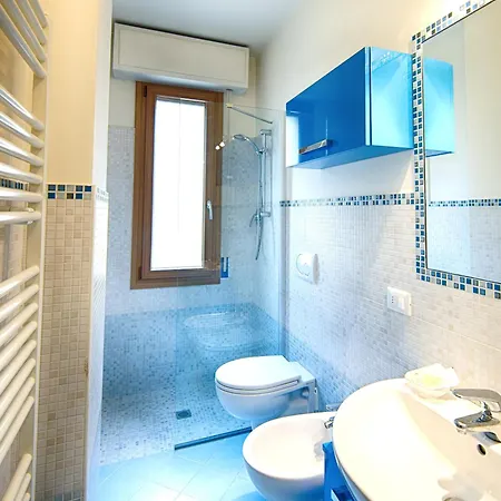 Three-room Downtown With Garage Lägenhet