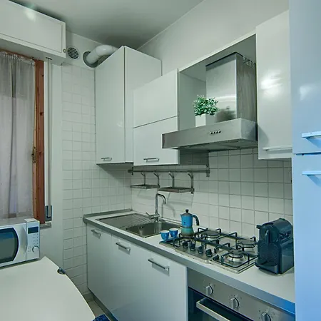 Lägenhet Three-room Downtown With Garage *