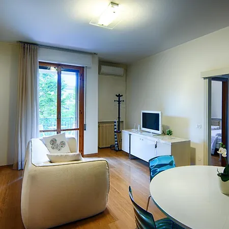 Lägenhet Three-room Downtown With Garage