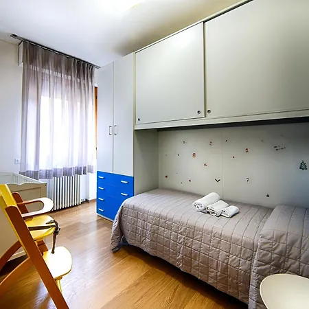 Three-room Downtown With Garage