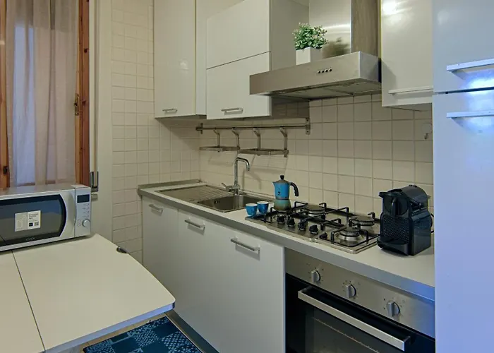 Apartment Three-room Downtown With Garage